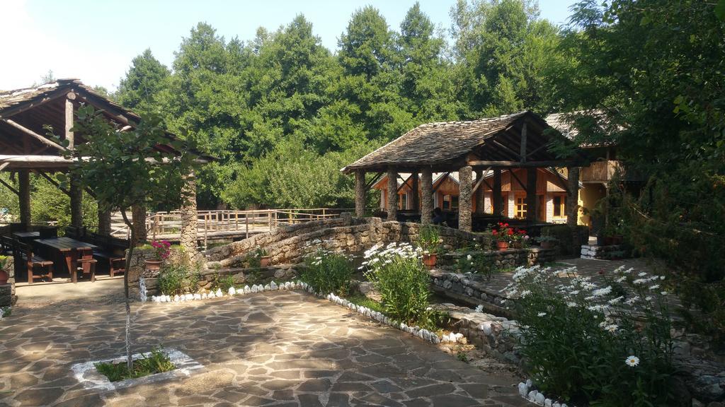 Farma Sotira Hotel Leskovik Екстериор снимка