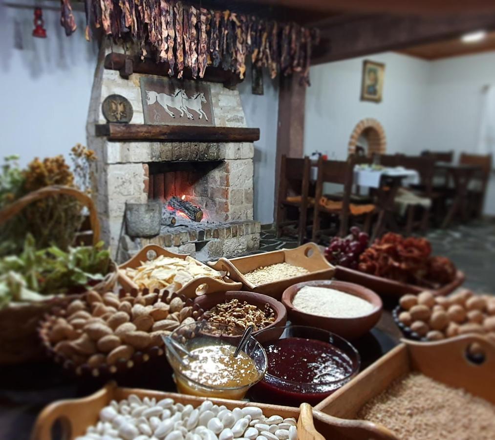 Farma Sotira Hotel Leskovik Екстериор снимка